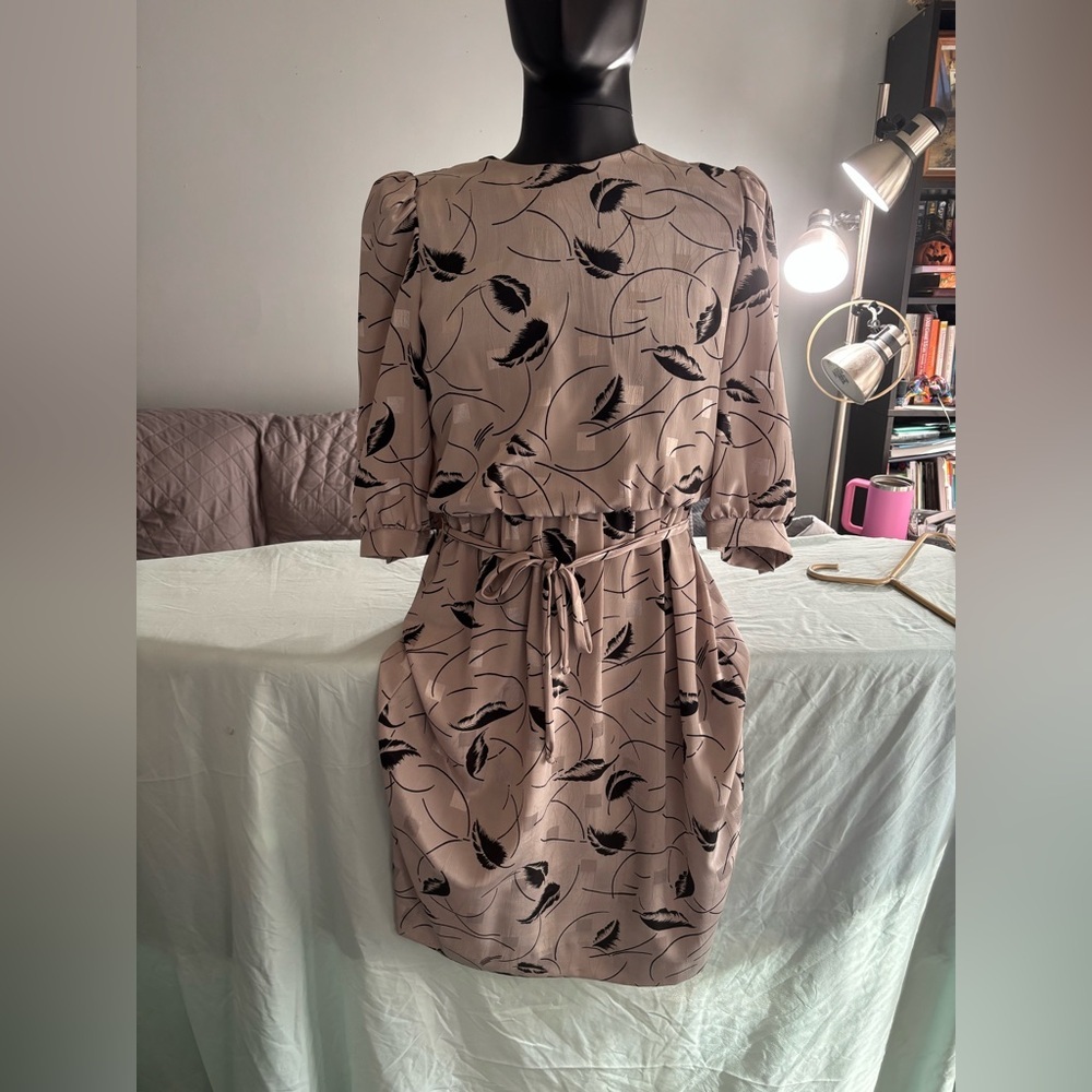 Elegant Black and Tan Leaf Print Dress
